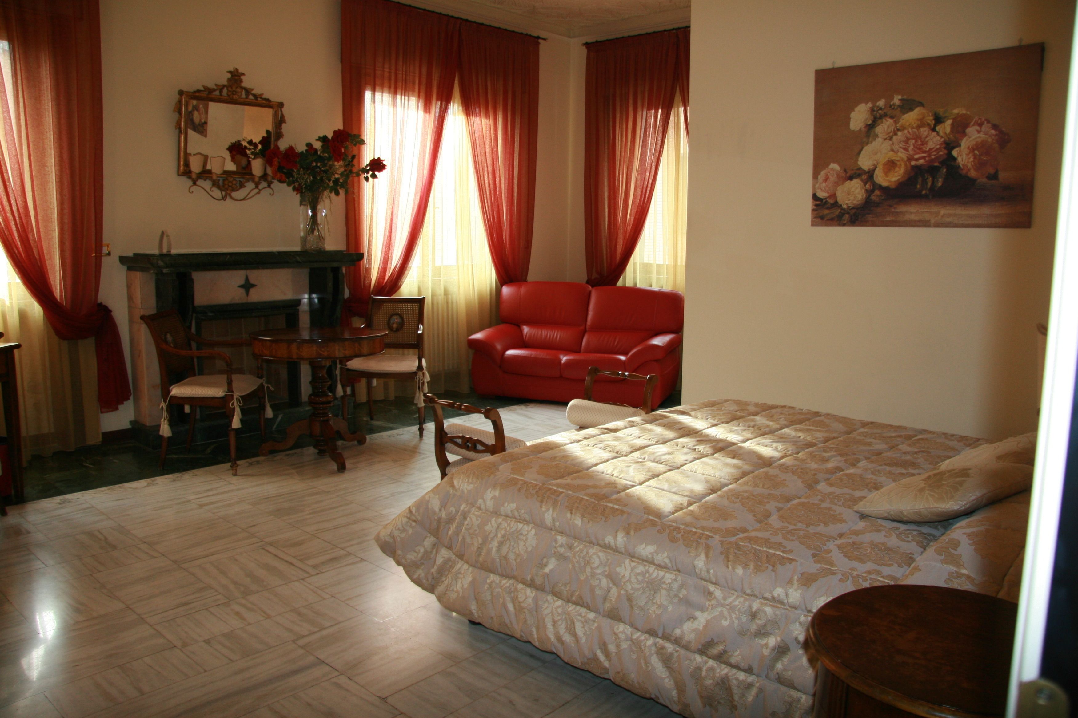 junior suite | living room | flat-screen tv