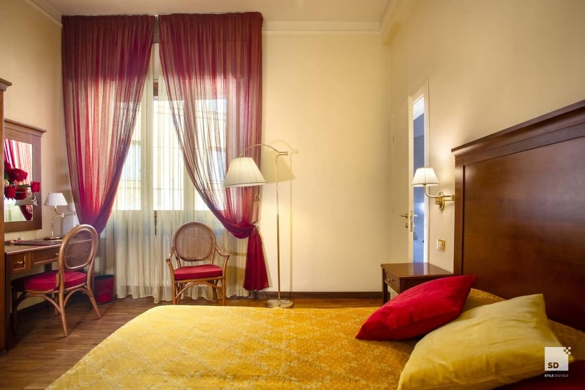 16 bedrooms, down comforters, minibar, in-room safe