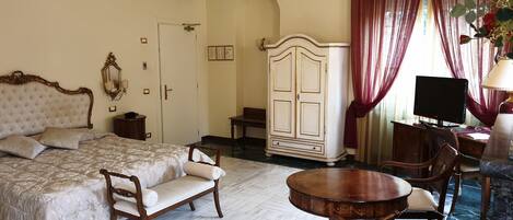 16 chambres, couette en duvet d'oie, minibar