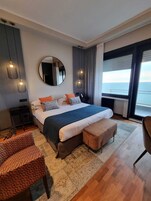 Presidential Studio Suite | Premium bedding, minibar, in-room safe, individually decorated