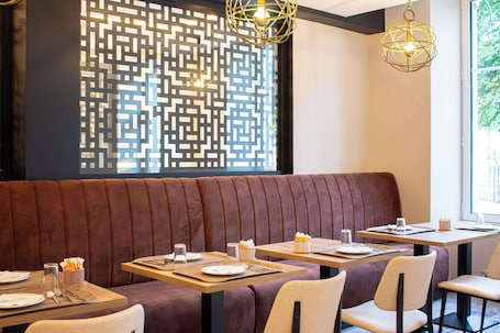 Dining. Brit Hotel Limoges Centre Gare - Hotel & Spa