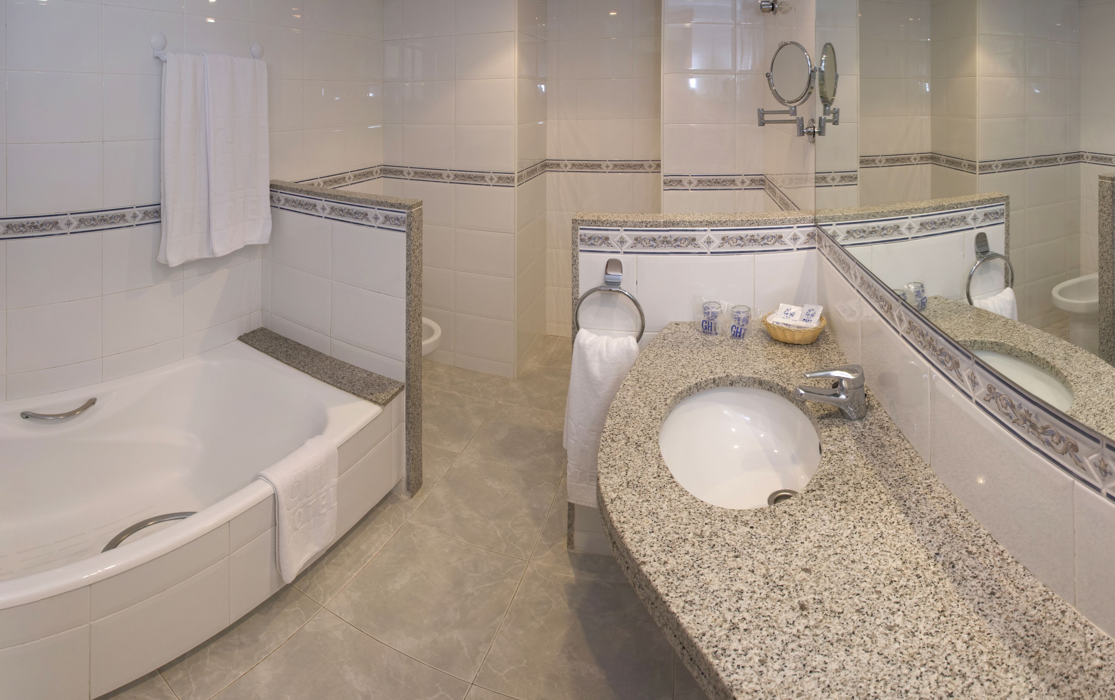 Photo - GHT Oasis Park & Spa