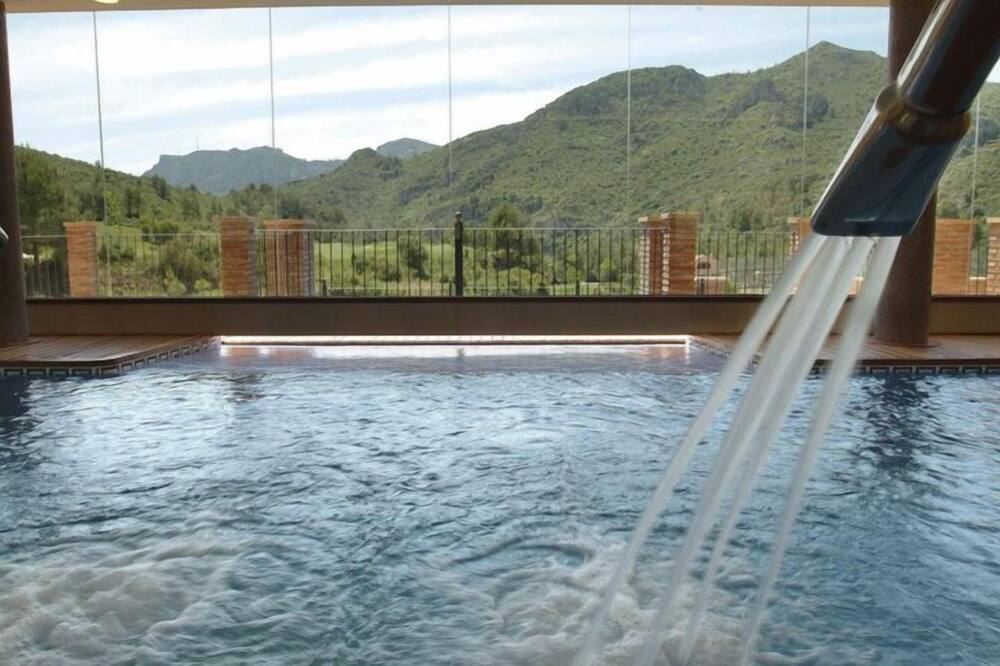 La Figuerola Hotel & Restaurant