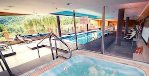 Indoor spa tub
