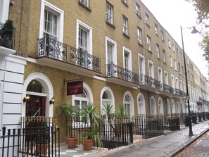 Exterior - European Hotel (London)