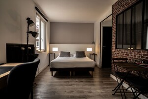 Classic Double or Twin Room, Non Smoking, Air conditioning | Desk, blackout drapes, soundproofing, free WiFi