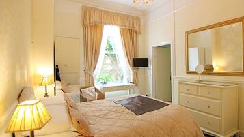 Kamar Double Superior (Ground Floor) | Seprai premium dan didekorasi berbeda-beda