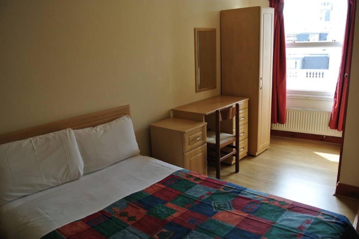 Double Room | Living area | TV