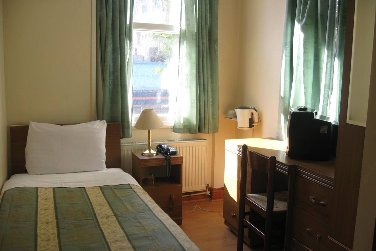 Iron/ironing board, free WiFi