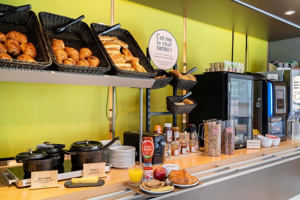 Daily buffet breakfast for a fee