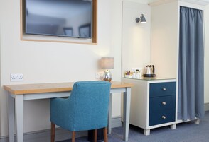 Accessible Twin | 熨斗/熨衣板、免费 WiFi、床单