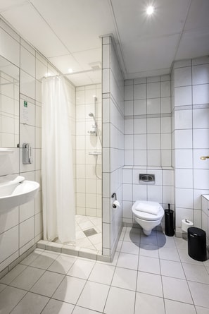 Standard Double Room, Private Bathroom | Bathroom | Hair dryer, towels