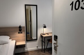 標準單人房, 私人浴室 | 書桌、熨斗/熨衫板、免費 Wi-Fi、床單