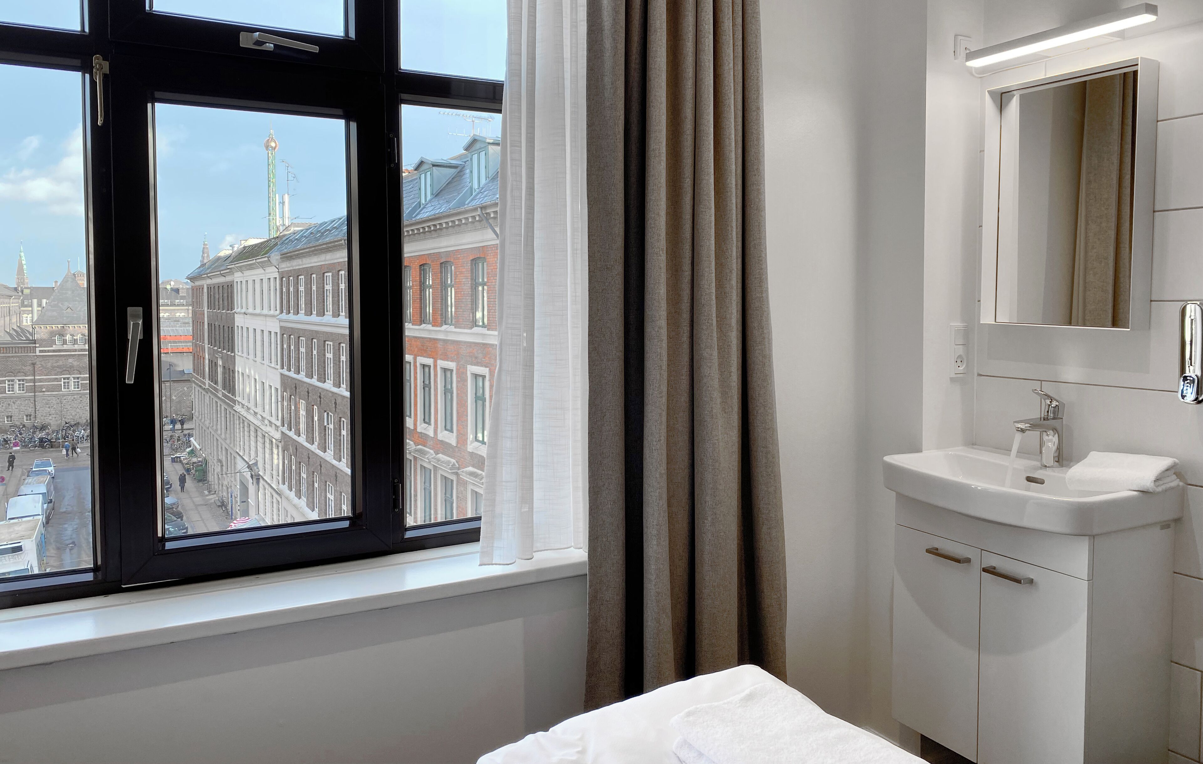 economy double room, shared bathroom | 1 bedroom, desk, iron/ironing board, free wifi