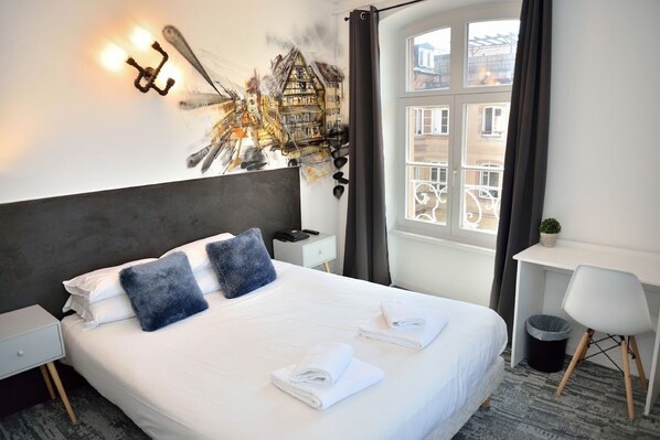 Classic Double Room, 1 Double Bed | Desk, iron/ironing board, free WiFi, bed sheets - Hotel des Arts (Strasbourg)