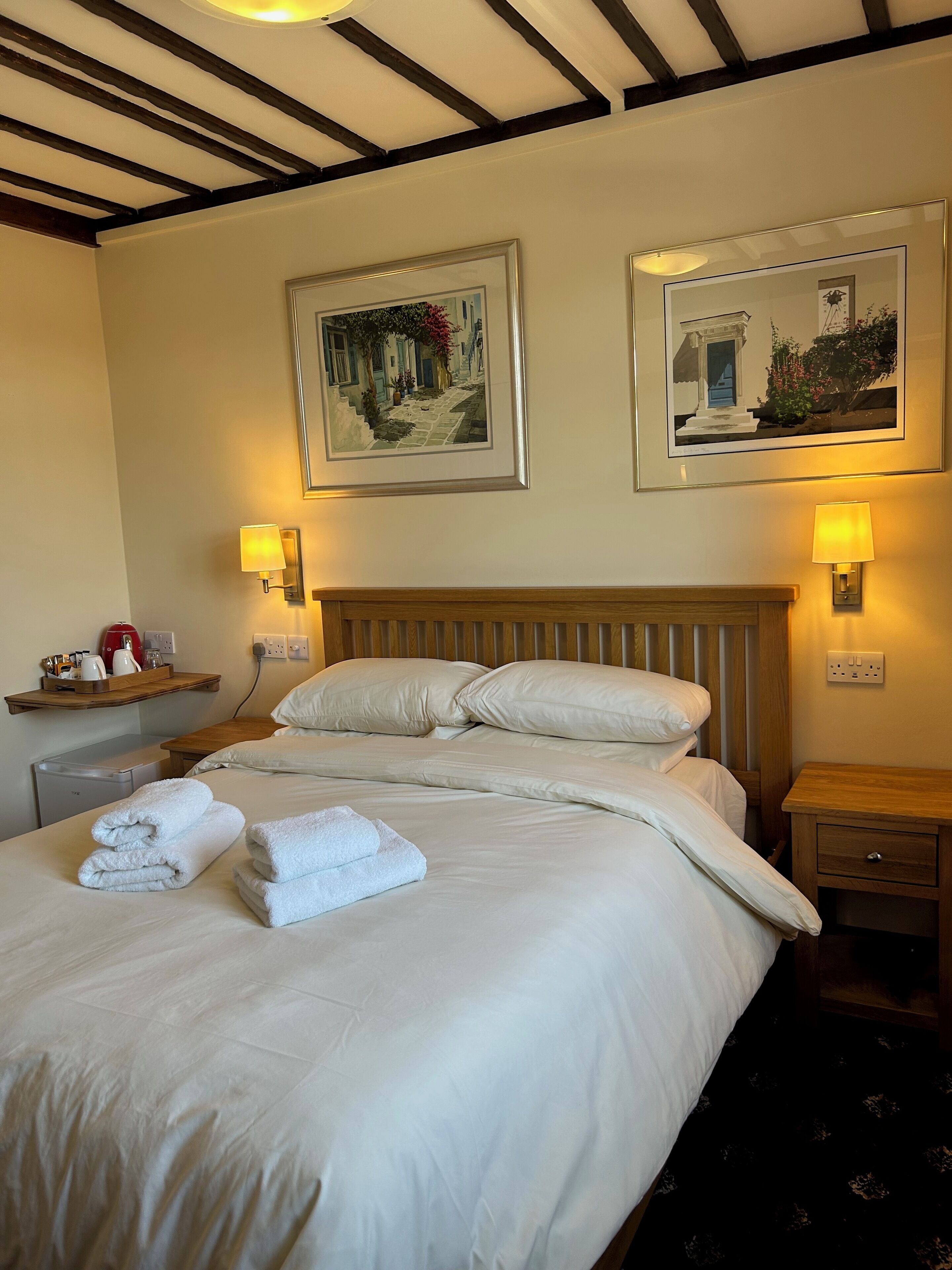Deluxe Double Room | Iron/ironing board, free WiFi, bed sheets