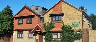 Oakwood B&B Heathrow