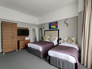 Triple Room - Blue Bells (London)