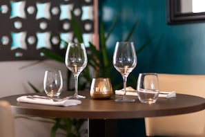 Lunch and dinner served - Logis Hotel Restaurant Les II Mas (Cabestany)