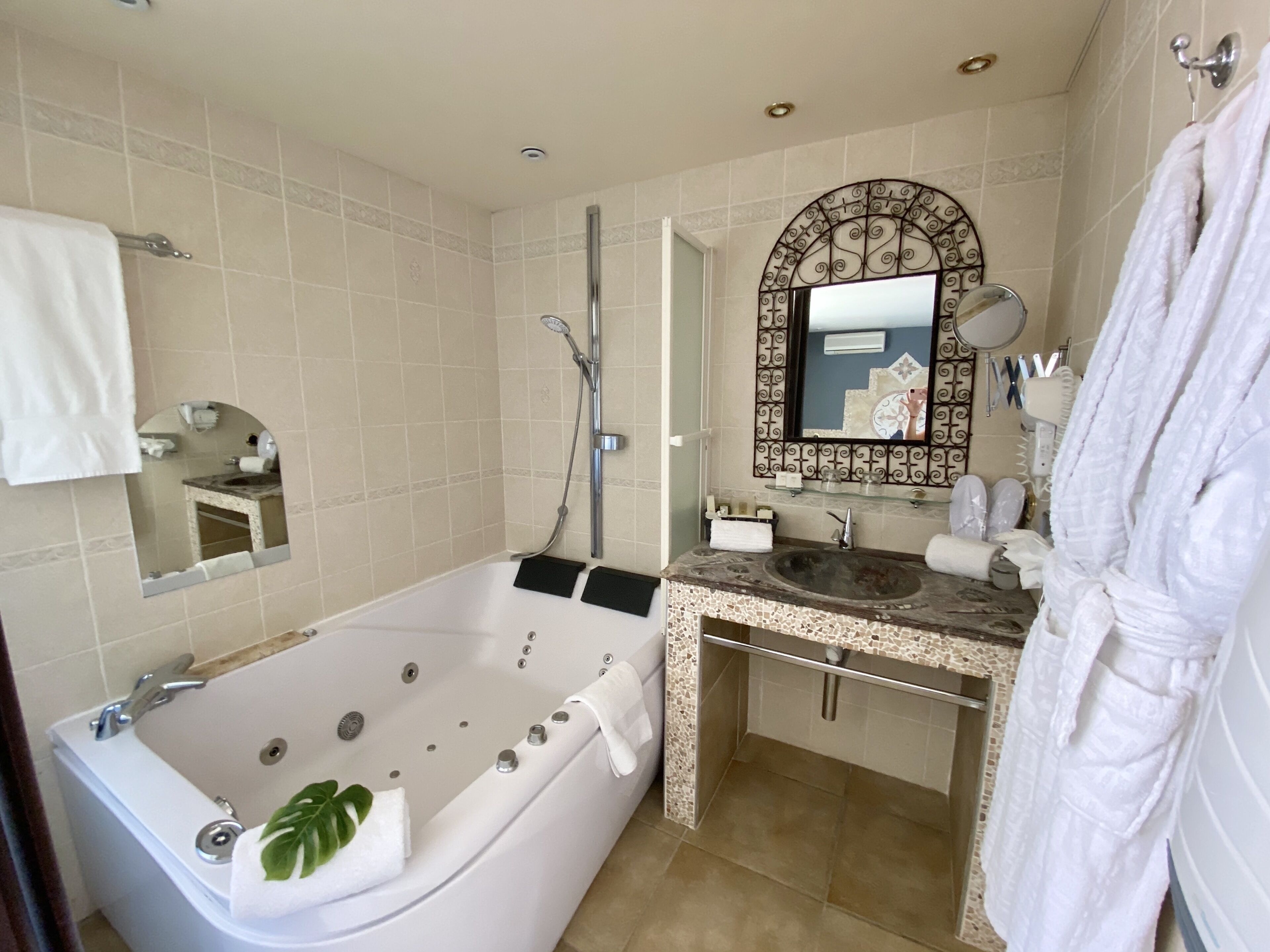 suite (al hambra) | in-room safe, blackout curtains, soundproofing, iron/ironing board