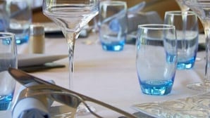Breakfast, lunch and dinner served - Hotel Restaurant le Rive Gauche (Joigny)