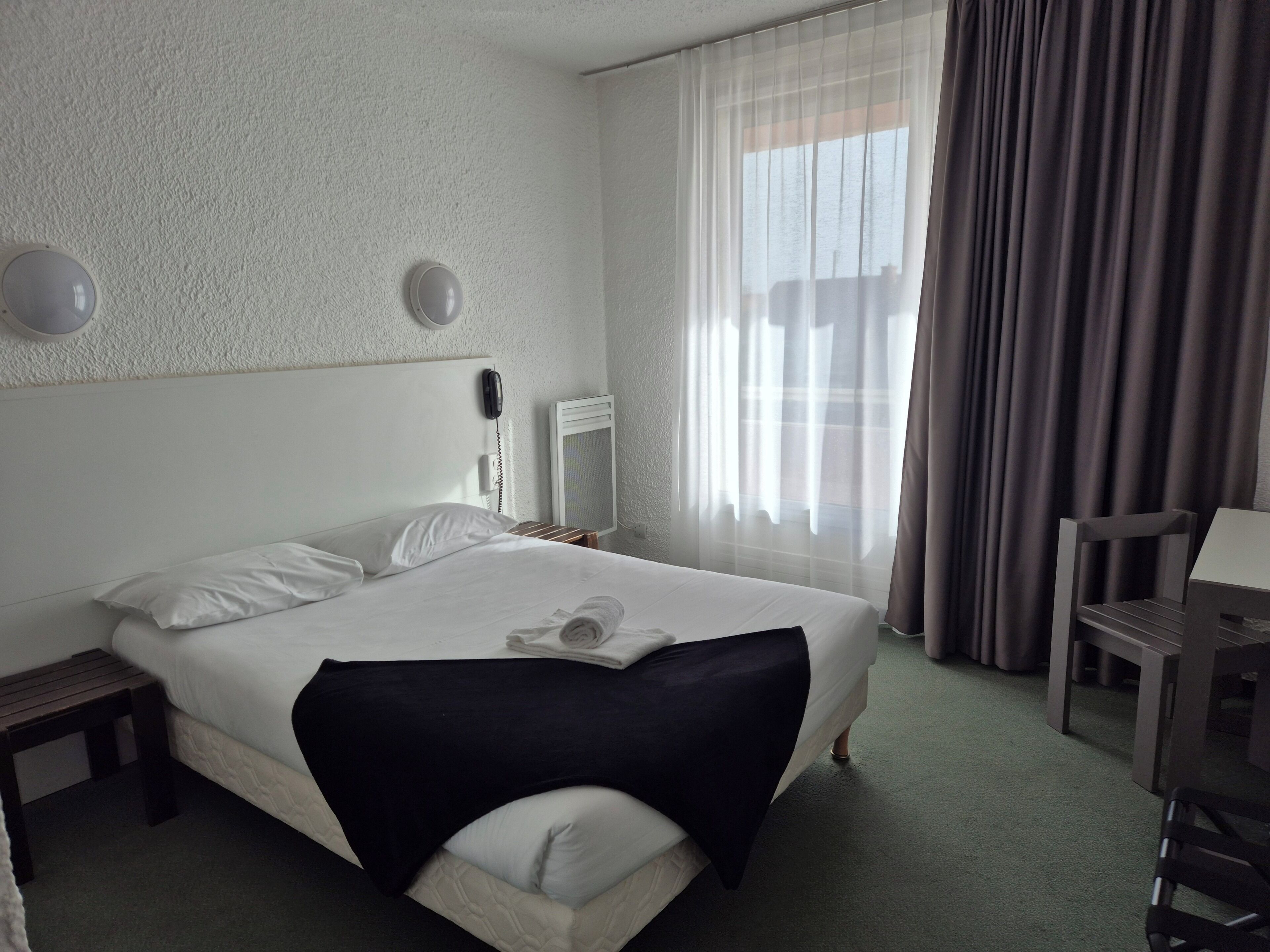 Standard Double Room | Desk, blackout drapes, free WiFi, bed sheets