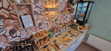 Desayuno buffet todos los días (con cargo)