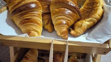 Daily buffet breakfast for a fee