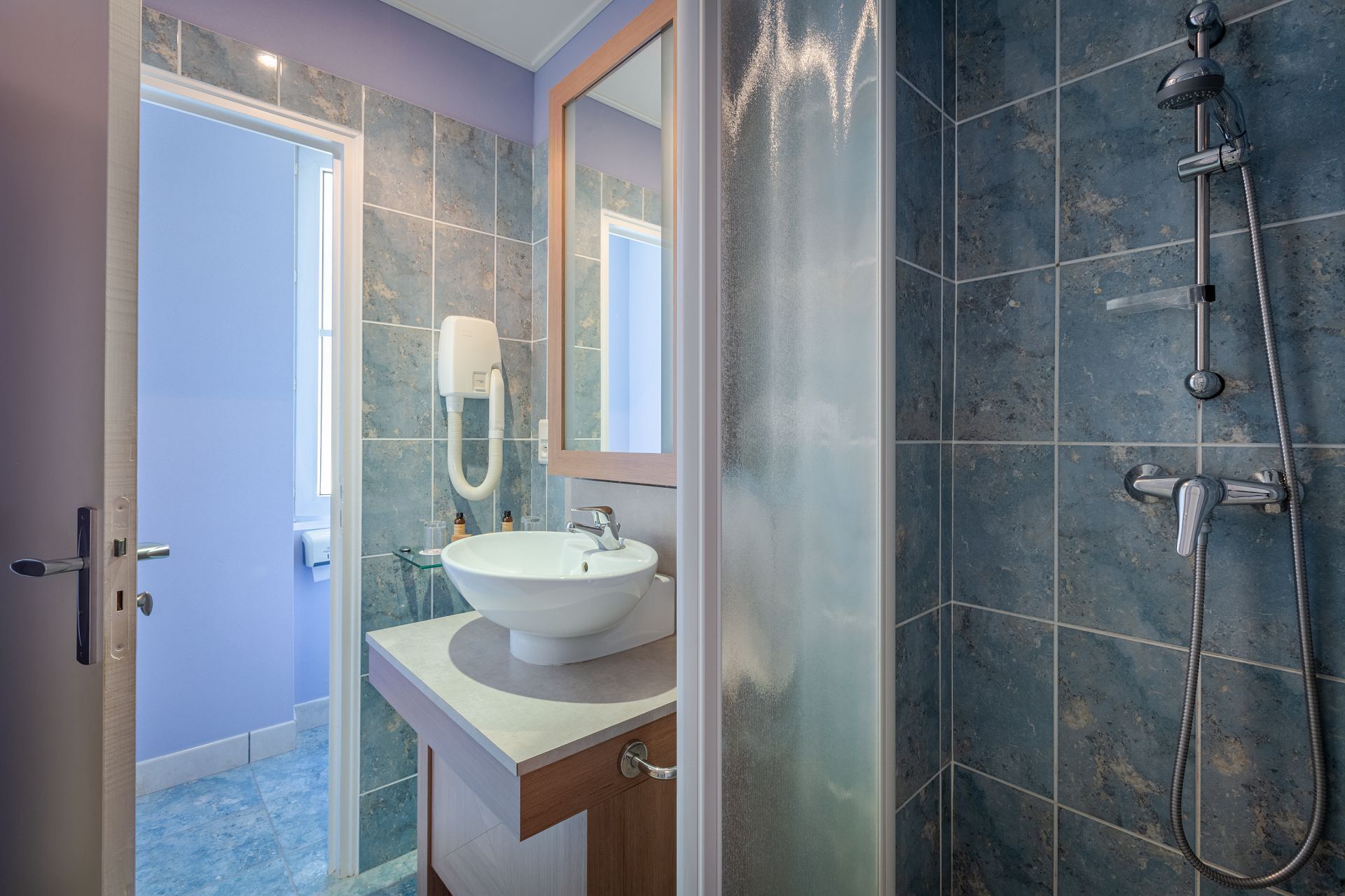 Rideaux occultants, fer et planche à repasser, Wi-Fi gratuit