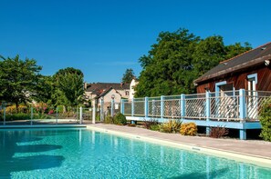 Piscine extérieure (ouverte en saison)