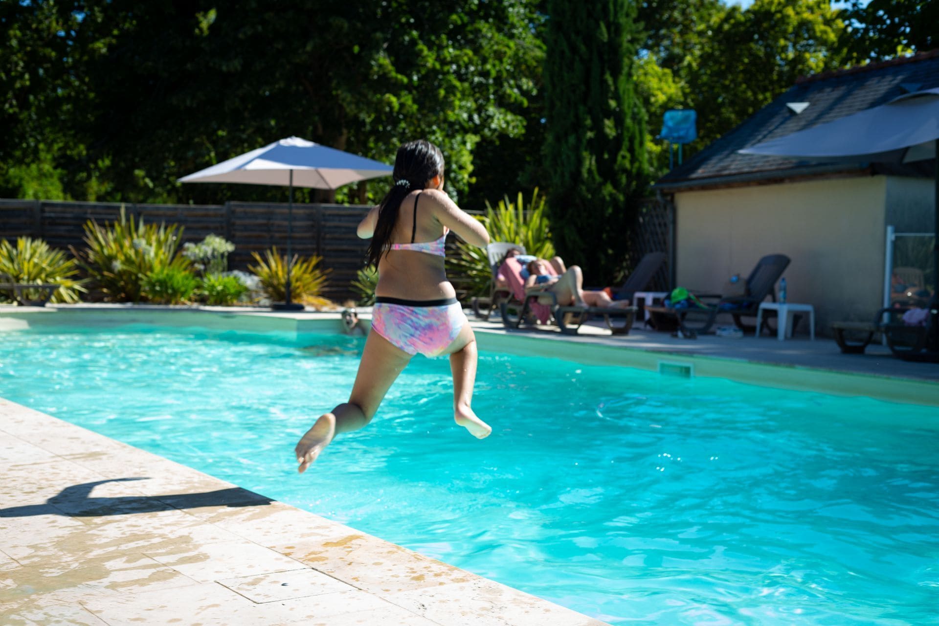 Een seizoensgebonden buitenzwembad