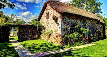 Bickleigh Castle Hotel