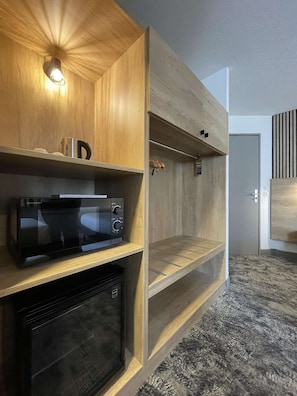 Familienzimmer, Mehrere Betten, Nichtraucher (Shower Only) | 1 Schlafzimmer, individuell dekoriert, individuell eingerichtet