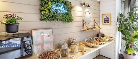 Buffet déjeuner (12 EUR par personne)