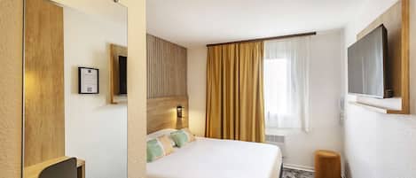 Decoración personalizada, muebles diferentes y escritorio