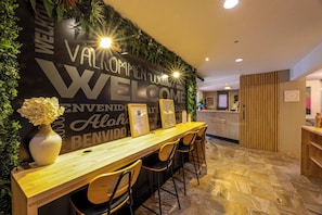 Desayuno buffet todos los días (EUR 12 por persona)