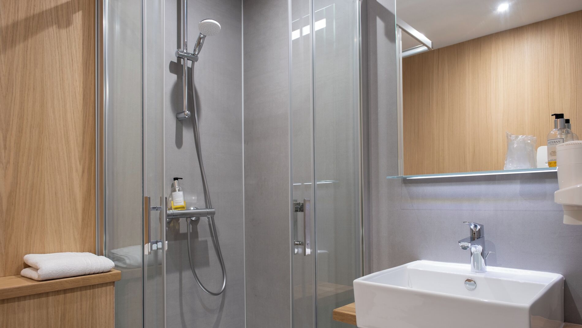 single room | bathroom | hair dryer, towels, soap, shampoo