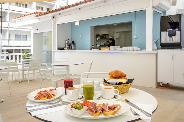 Breakfast buffet