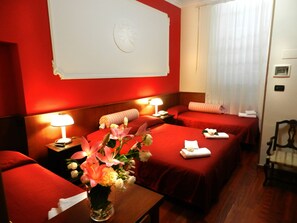 In-room safe, free WiFi