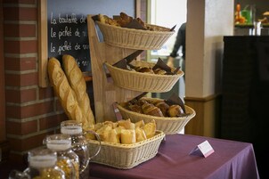 Desayuno buffet todos los días (con cargo)