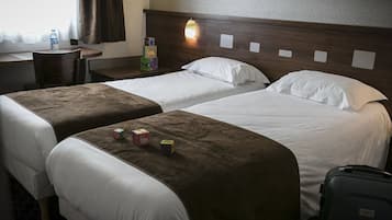 Double or Twin Room | In-room safe, desk, blackout drapes, soundproofing