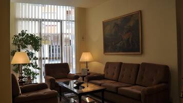 24-inch LED TV with cable channels, TV