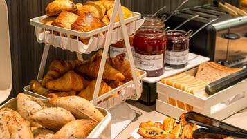 Frokostbuffé er inkludert i helgene