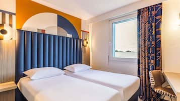 Quarto standard, 2 camas de solteiro | 1 quarto, escrivaninha, quartos à prova de som