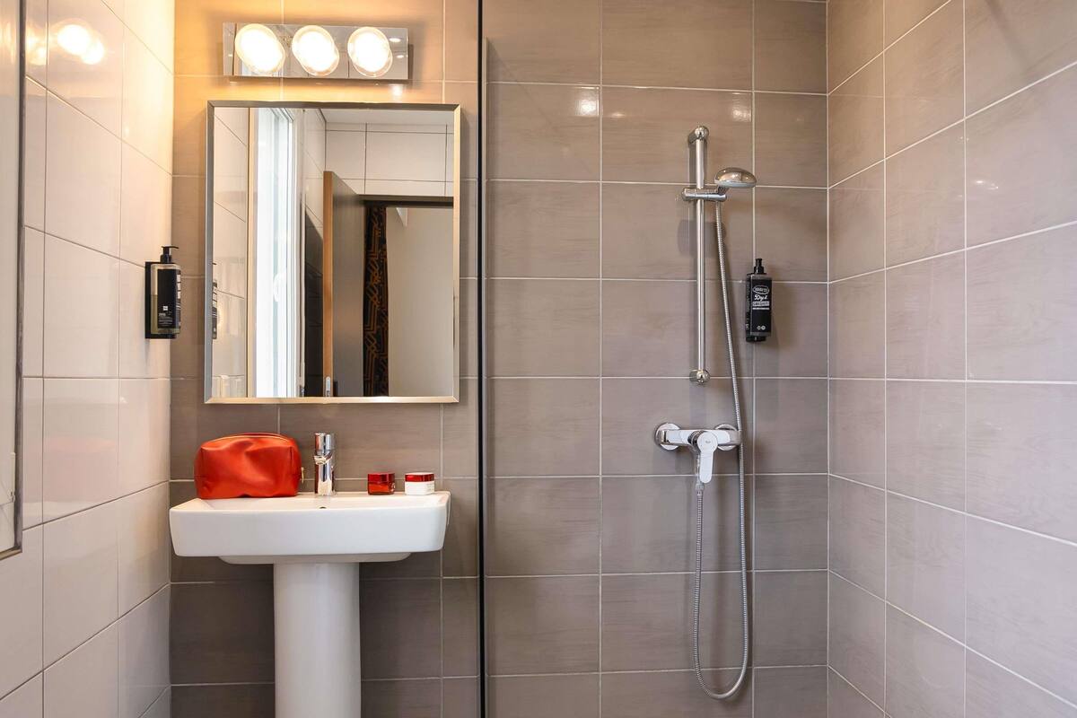 1 bedroom, desk, soundproofing, iron/ironing board