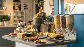 Esmorzar diari d'estil bufet (10.5 EUR per persona)