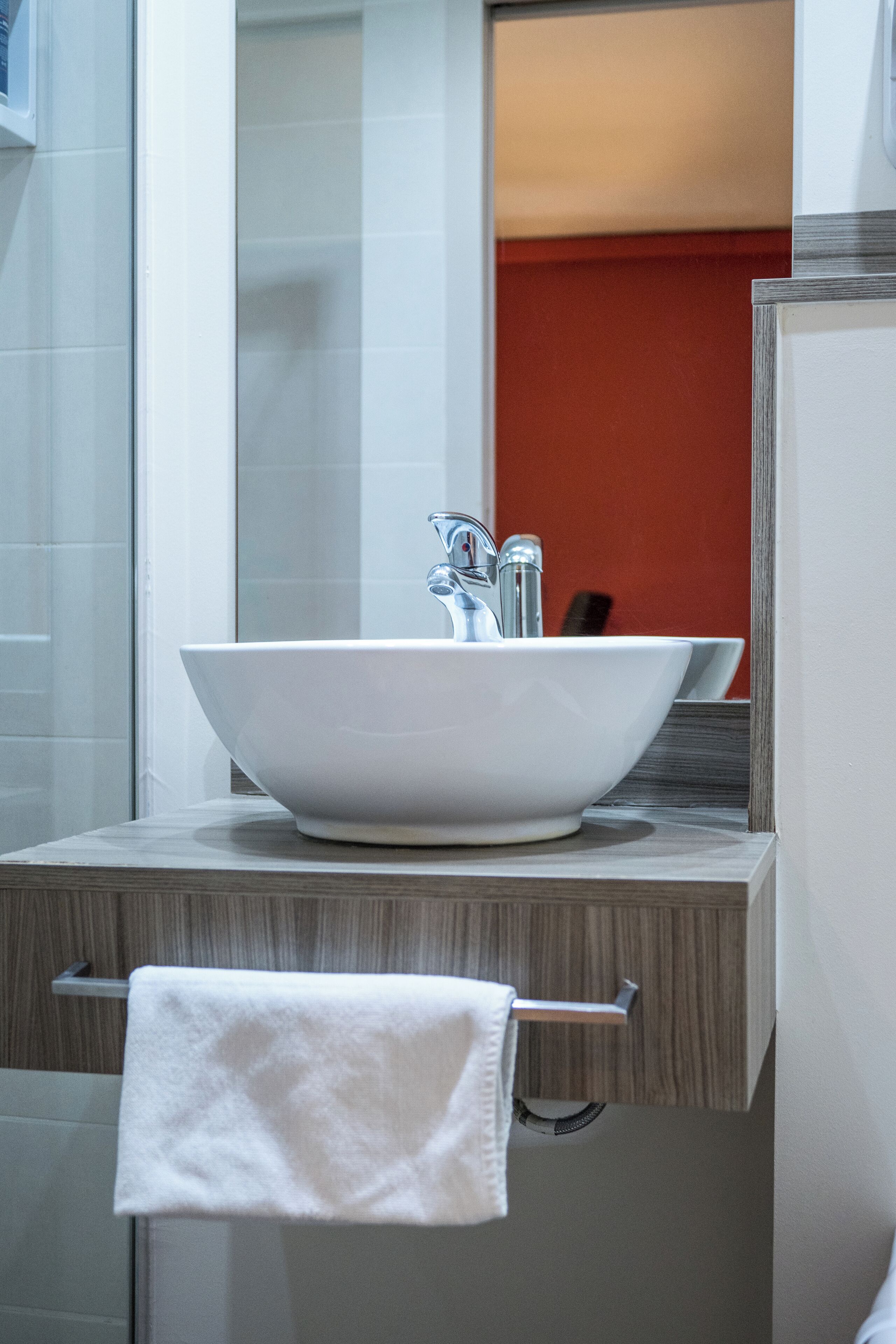 double room | bathroom | shower, free toiletries, hair dryer, towels