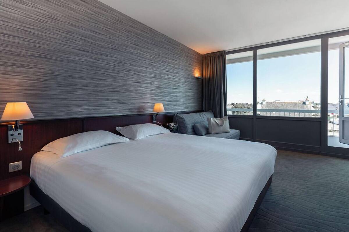 superior room, 1 double bed | 1 bedroom, desk, laptop workspace, soundproofing