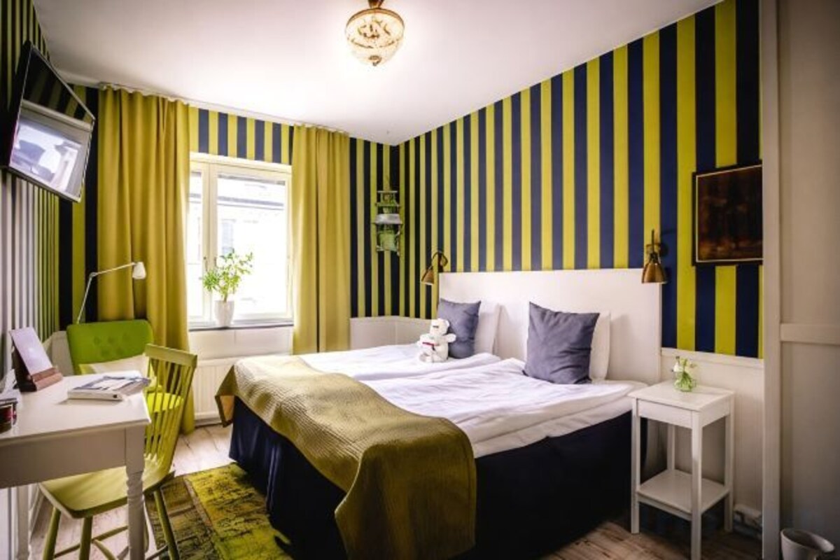 Double Room (160cm)