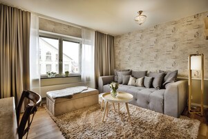 Literie hypoallergénique, minibar, coffres-forts dans les chambres